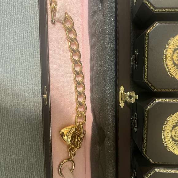 *VINTAGE* Juicy Couture Gold Plated Starter Charm Bracelet - Picture 2 of 11